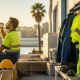 ¿Cómo mantener el vestuario laboral en perfectas condiciones durante el verano en Valencia?